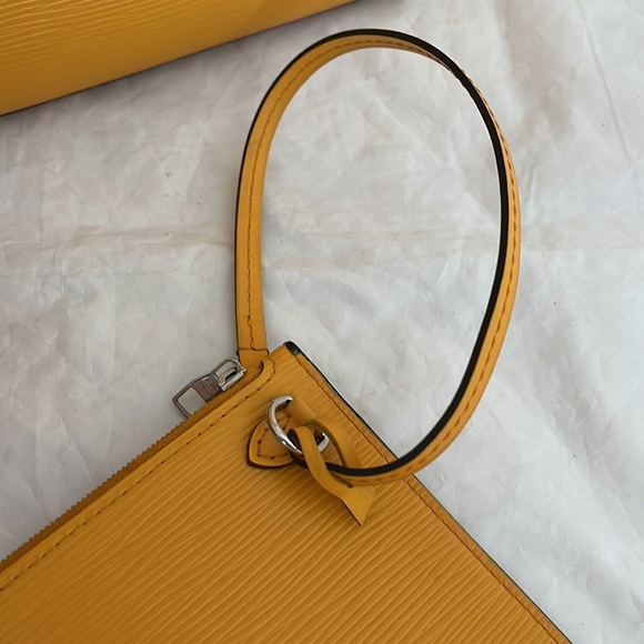 Louis Vuitton Epi Leather Neverfull MM - Picture 13 of 16